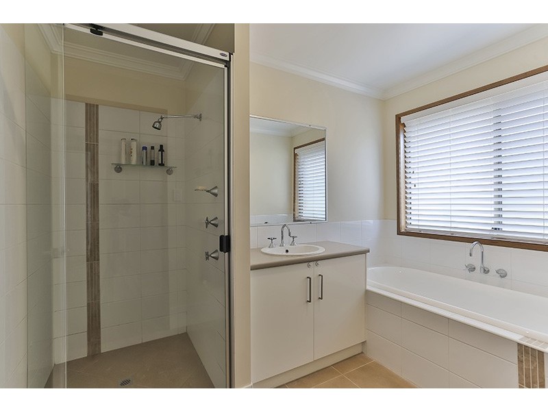 28 Calypso Crescent, Middle Ridge QLD 4350