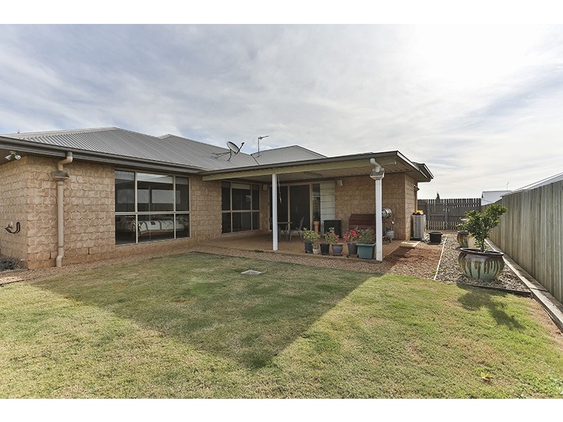 28 Calypso Crescent, Middle Ridge QLD 4350