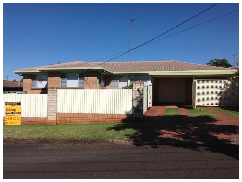 9 Raelyn Street, Centenary Heights QLD 4350