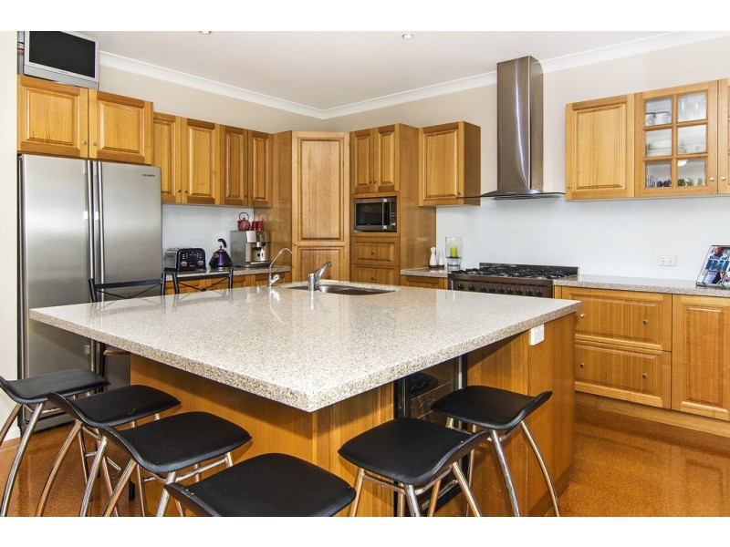 10 Dalston Court, Mount Lofty QLD 4350