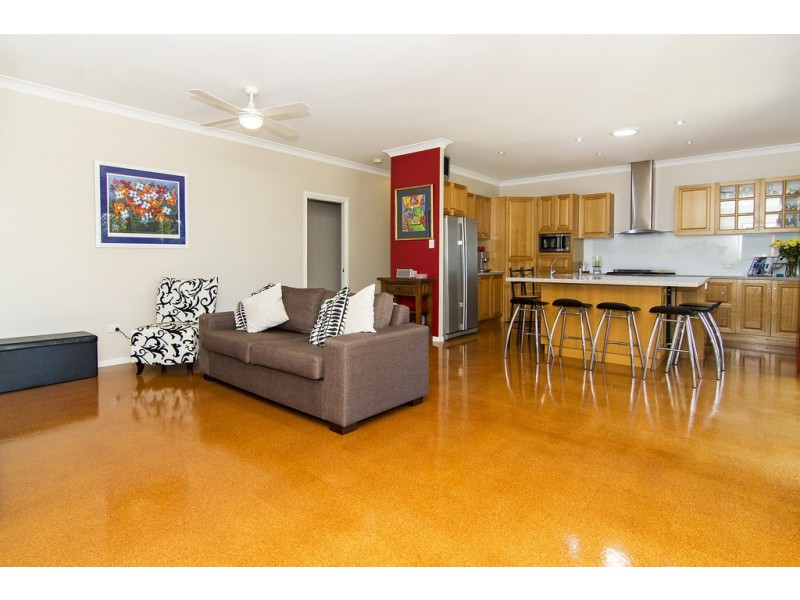 10 Dalston Court, Mount Lofty QLD 4350