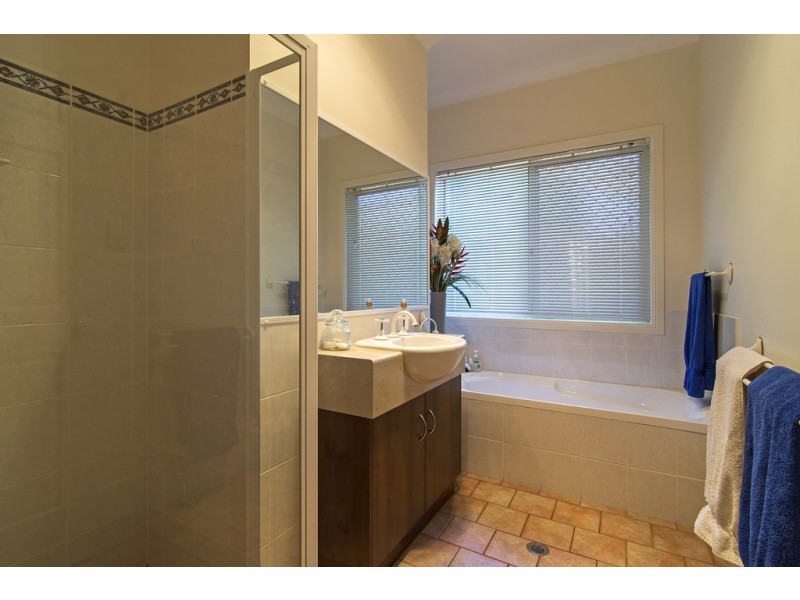 10 Dalston Court, Mount Lofty QLD 4350
