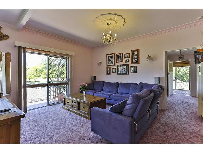 6 Burstow Street, East Toowoomba QLD 4350