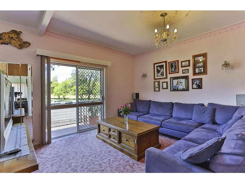 6 Burstow Street, East Toowoomba QLD 4350