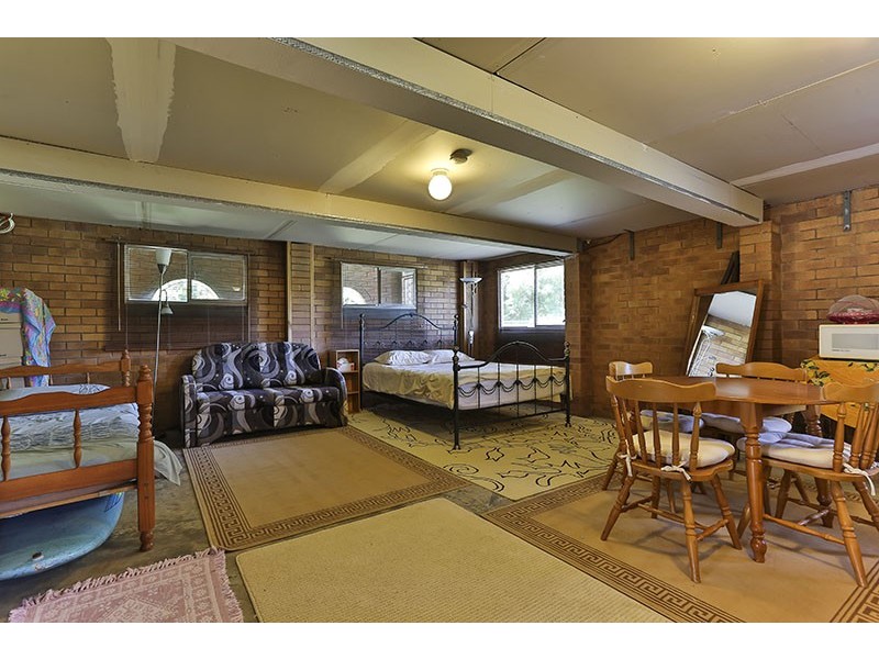 6 Burstow Street, East Toowoomba QLD 4350