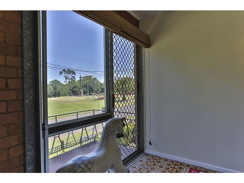 6 Burstow Street, East Toowoomba QLD 4350