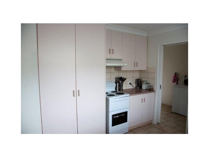 2/3 Gabrielle Street, Kearneys Spring QLD 4350