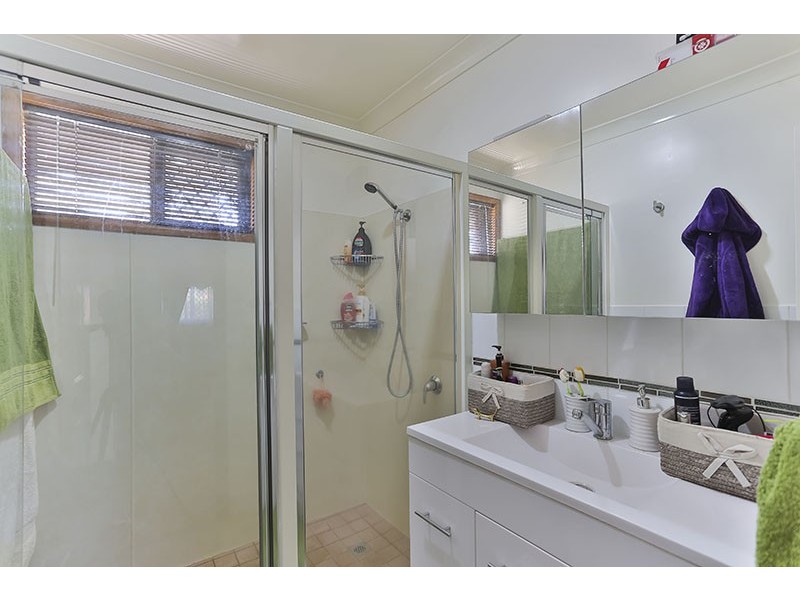 2/11 Lynne Street, Centenary Heights QLD 4350