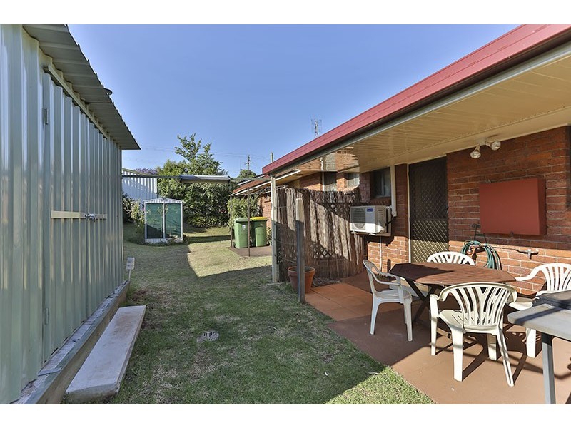 2/11 Lynne Street, Centenary Heights QLD 4350