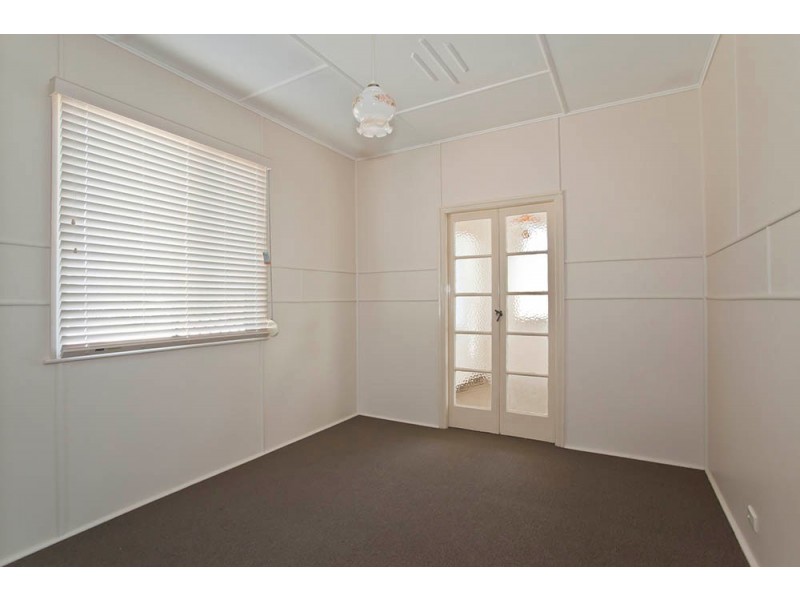 12 McWaters Street, North Toowoomba QLD 4350