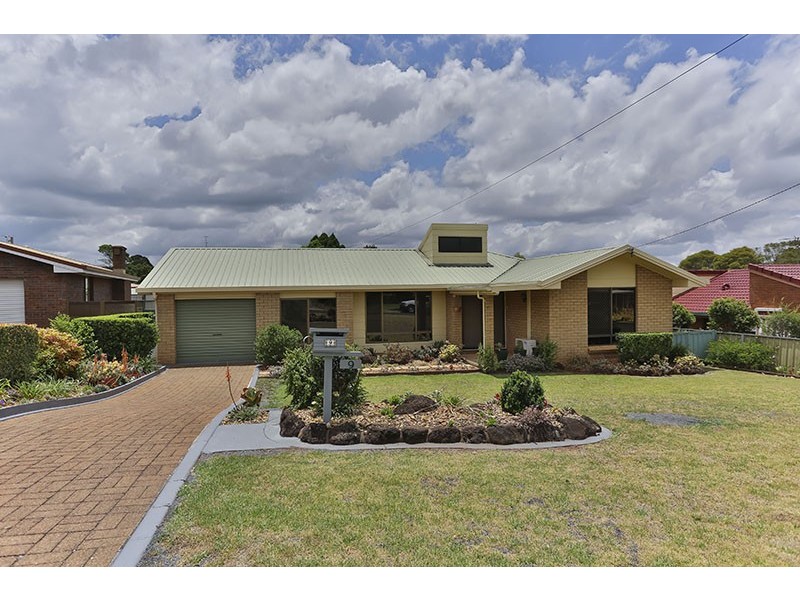 9 Zoe Court, Centenary Heights QLD 4350