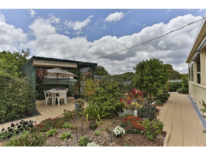 9 Zoe Court, Centenary Heights QLD 4350