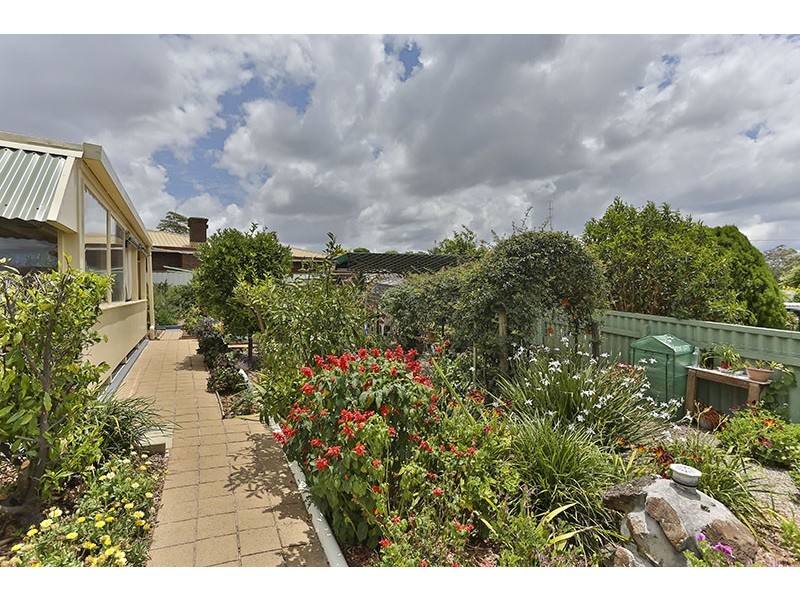 9 Zoe Court, Centenary Heights QLD 4350