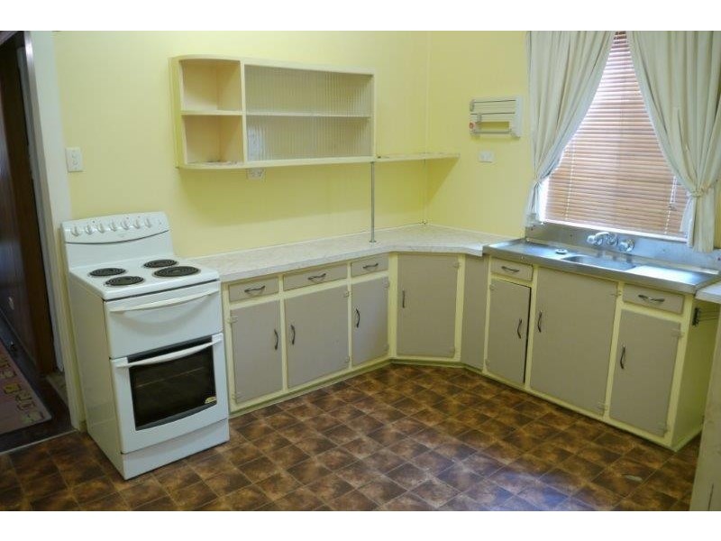 66 Gordon Avenue, Newtown QLD 4350