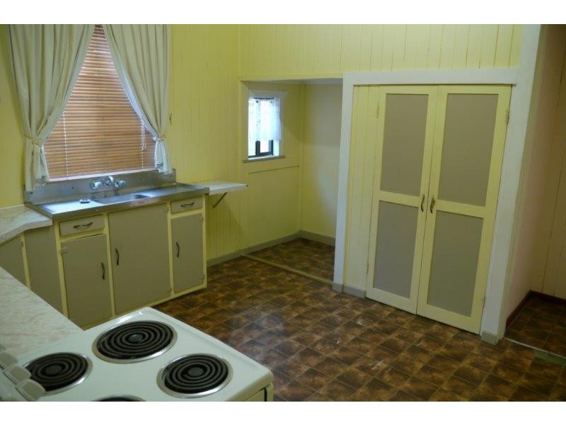 66 Gordon Avenue, Newtown QLD 4350