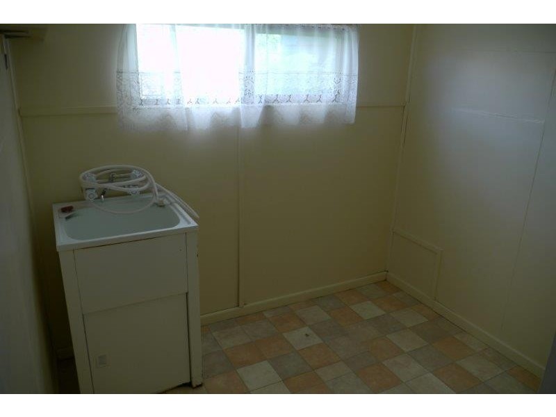 66 Gordon Avenue, Newtown QLD 4350