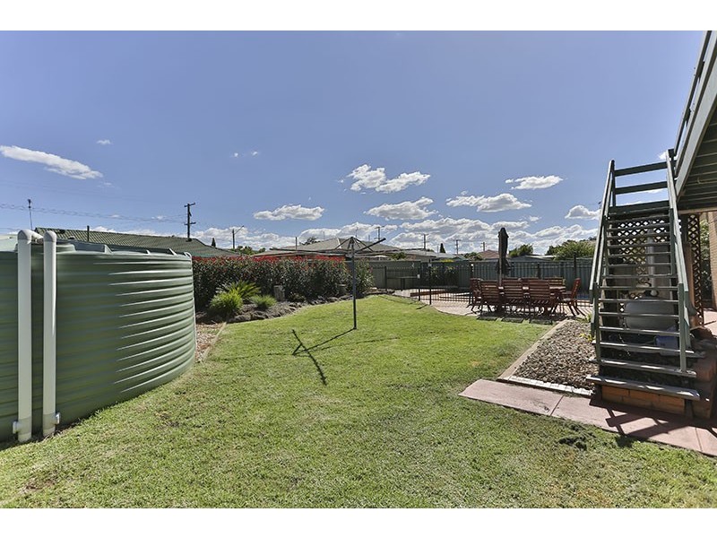 24 Hazel Street, Centenary Heights QLD 4350