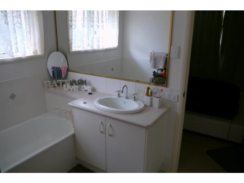 19 Elvery Court, Middle Ridge QLD 4350