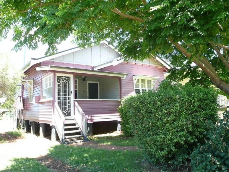 130 Holberton Street, Newtown QLD 4350