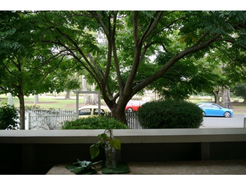 130 Holberton Street, Newtown QLD 4350