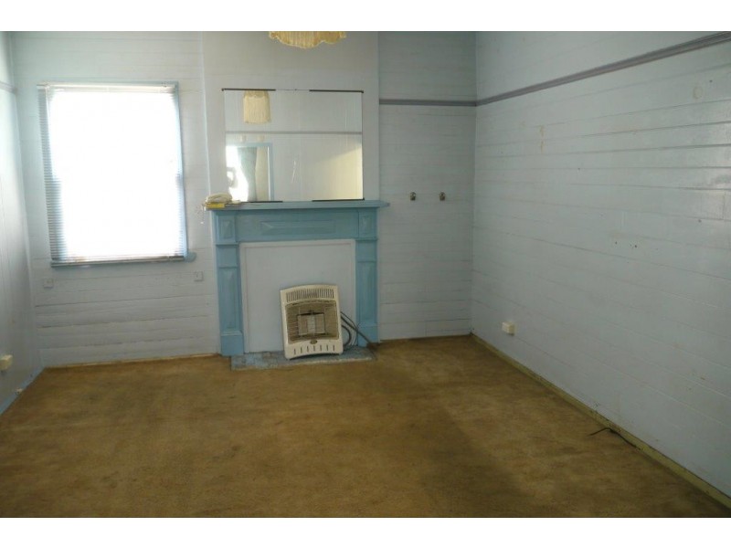 45 West Street, Newtown QLD 4350