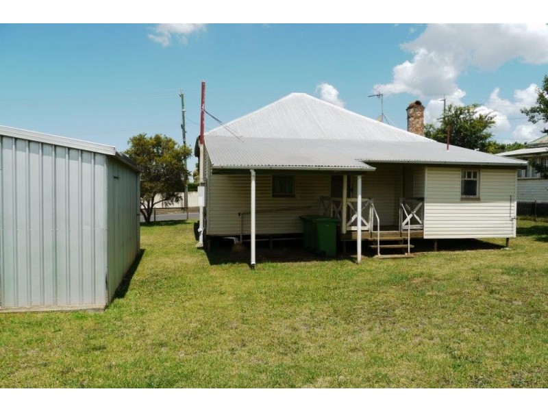 45 West Street, Newtown QLD 4350