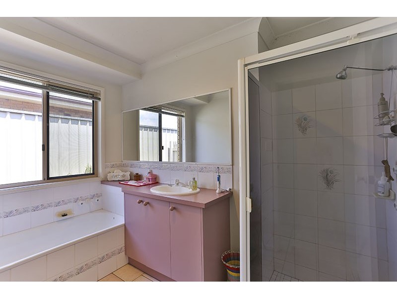 10 Alroe Court, Kearneys Spring QLD 4350