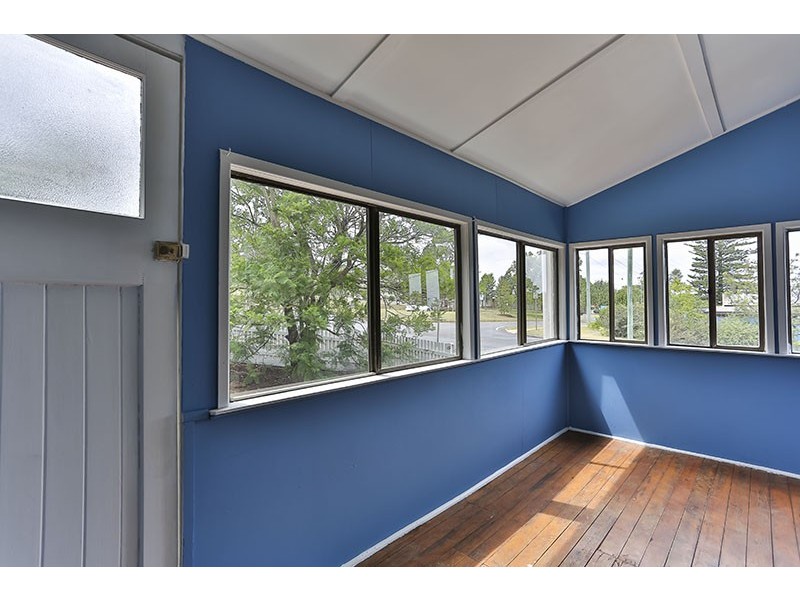 79 Ruthven Street, Harlaxton QLD 4350