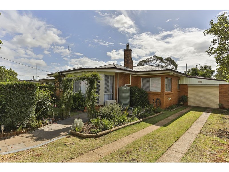 3 McLeish Street, Harristown QLD 4350
