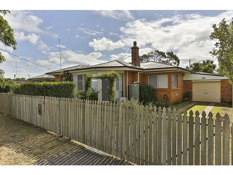 3 McLeish Street, Harristown QLD 4350