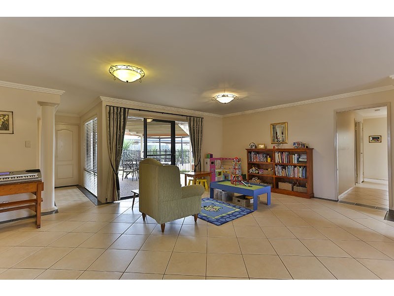 22 Hinchliffe Drive, Kearneys Spring QLD 4350