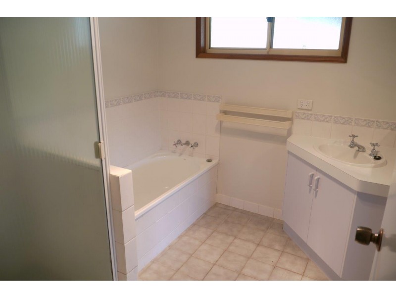 61 Holberton Street, Rockville QLD 4350