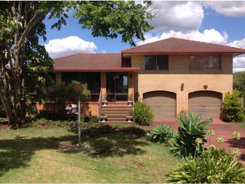 2 Raelyn Street, Centenary Heights QLD 4350