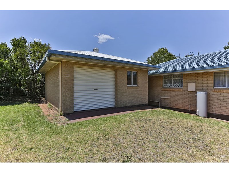 5 Bagot Street, Centenary Heights QLD 4350