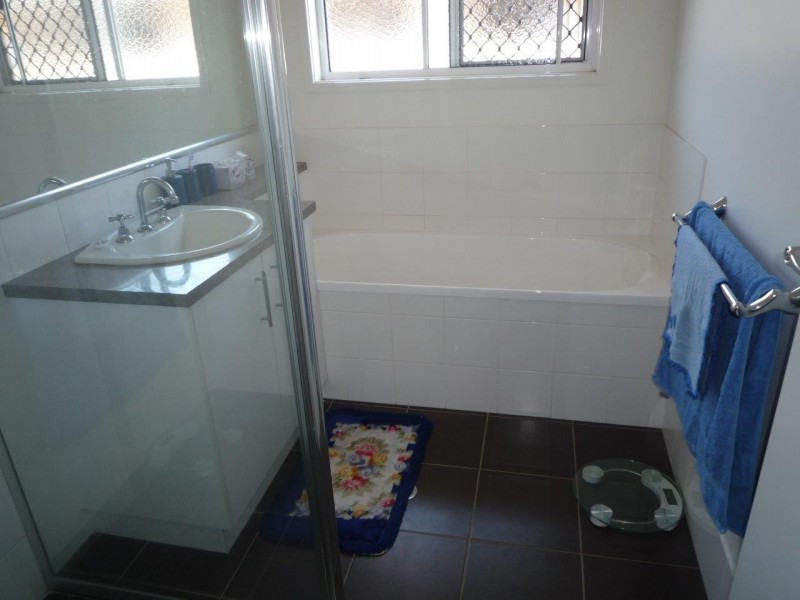 5 Clive Street, Oakey QLD 4401
