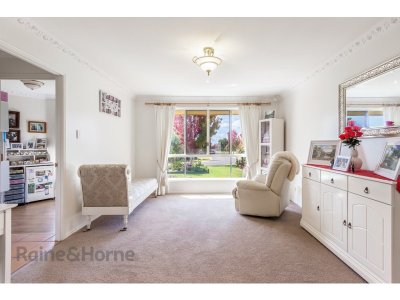 30 Paulene Crescent, Kearneys Spring QLD 4350