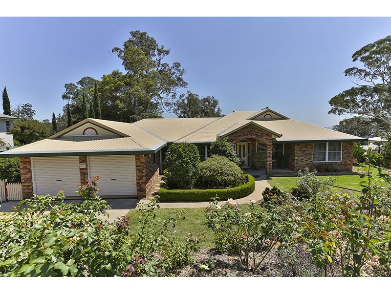 13 Windemere Terrace, Mount Lofty QLD 4350