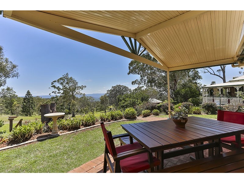 13 Windemere Terrace, Mount Lofty QLD 4350