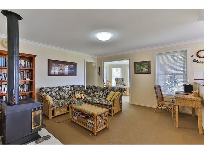 13 Windemere Terrace, Mount Lofty QLD 4350