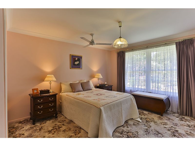 13 Windemere Terrace, Mount Lofty QLD 4350