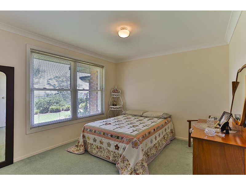 13 Windemere Terrace, Mount Lofty QLD 4350