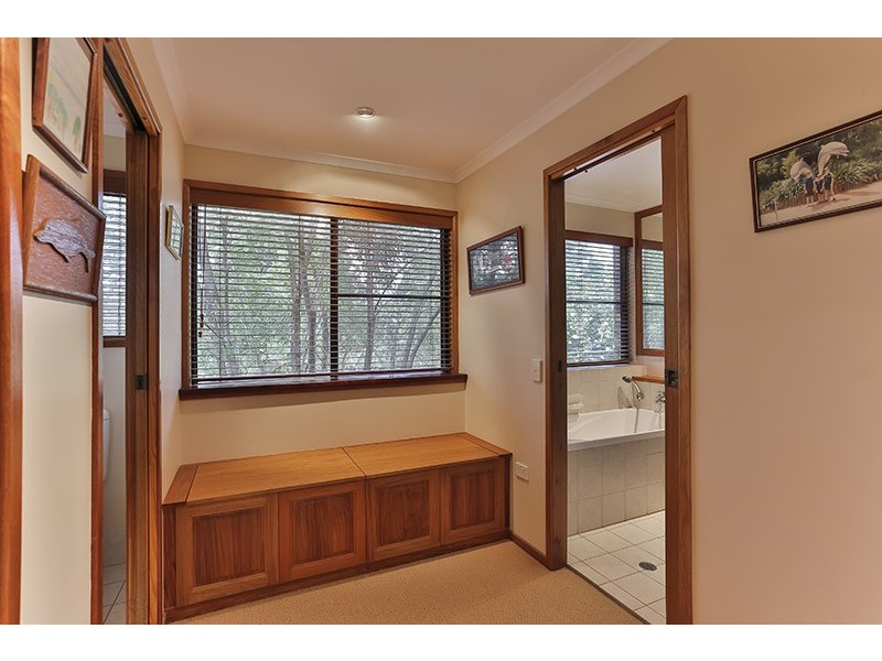 9 Zupps Road, Middle Ridge QLD 4350