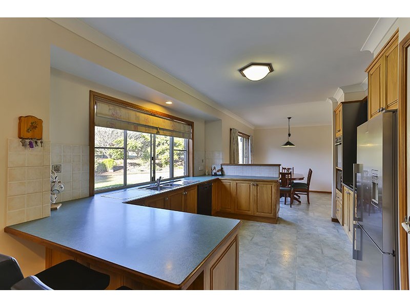 1 Joy-Anne Court, Vale View QLD 4352