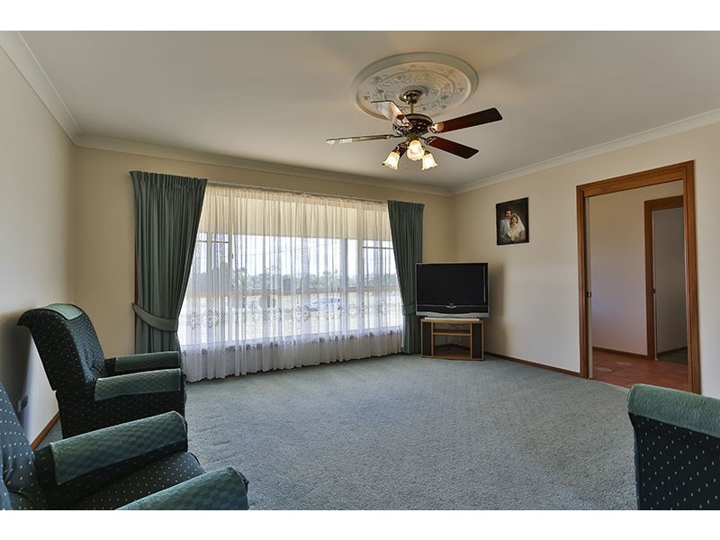 1 Joy-Anne Court, Vale View QLD 4352