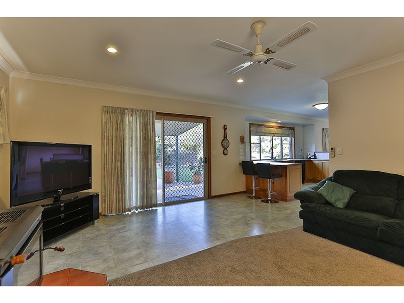 1 Joy-Anne Court, Vale View QLD 4352