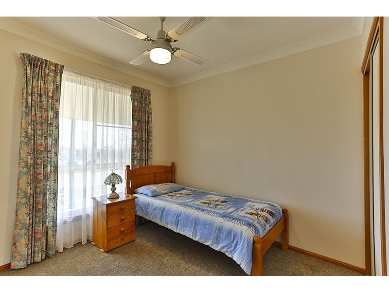 1 Joy-Anne Court, Vale View QLD 4352