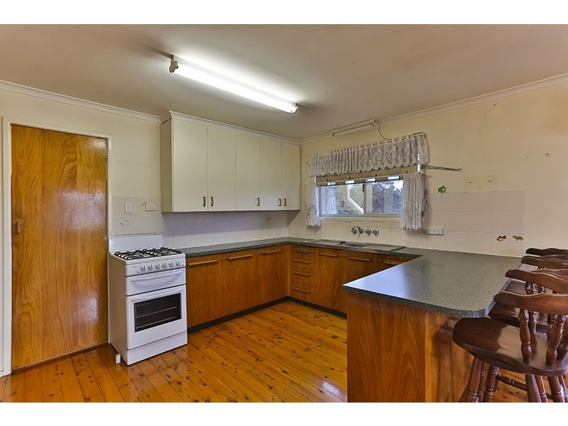 17 Sampson Street, Wilsonton QLD 4350