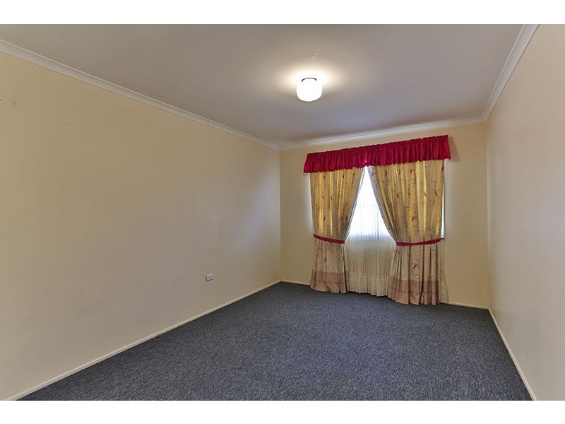 17 Sampson Street, Wilsonton QLD 4350