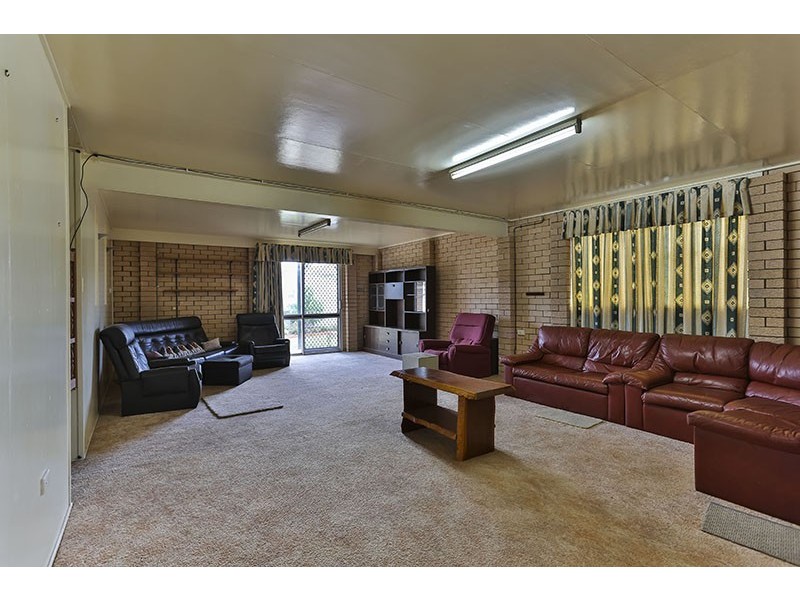 17 Sampson Street, Wilsonton QLD 4350