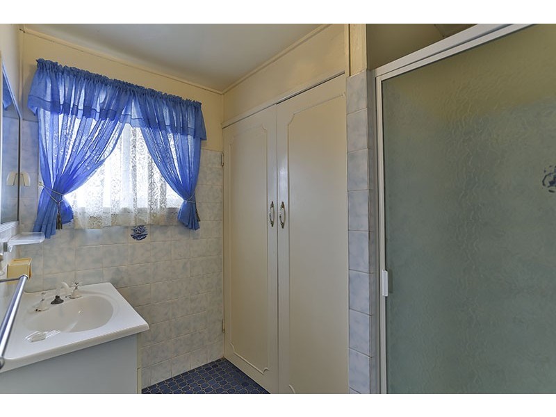 17 Sampson Street, Wilsonton QLD 4350